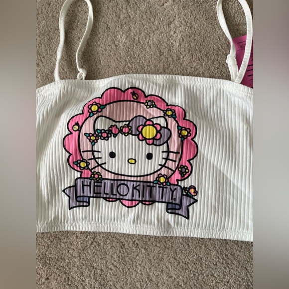 NWT Hello Kitty crop - Picture 3 of 3